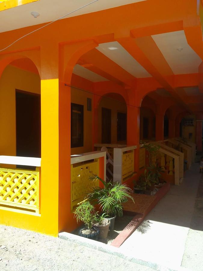 Queen Of Isle Cottages And Restaurant 푸에르토갈레라 외부 사진